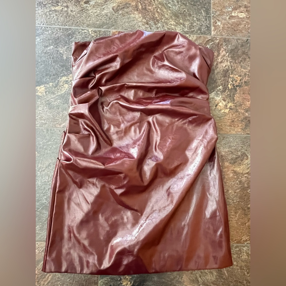 New White Fox Orlando PU strapless ruched minidress in cherry cola. Size XL - Picture 6 of 14